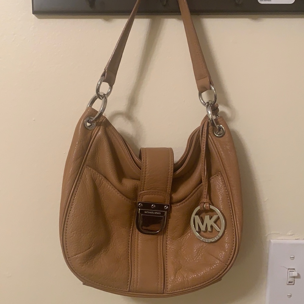 Micheal Kors purse